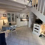 Petite Maison Proche De L'océan Avec Piscine Chauffée, Jardin Privé Et Parking - St Hilaire De Riez - Fr-1-224c-292 Hébergement de vacances *