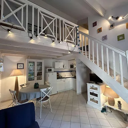 Hébergement de vacances Petite Maison Proche De L'océan Avec Piscine Chauffée, Jardin Privé Et Parking - St Hilaire De Riez - Fr-1-224c-292 *