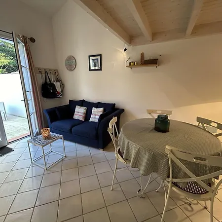 Petite Maison Proche De L'océan Avec Piscine Chauffée, Jardin Privé Et Parking - St Hilaire De Riez - Fr-1-224c-292 * Saint-Hilaire-de-Riez