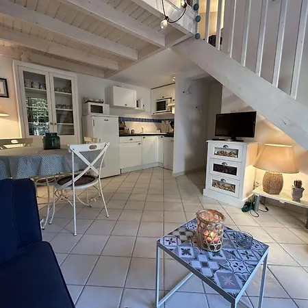 Hébergement de vacances Petite Maison Proche De L'océan Avec Piscine Chauffée, Jardin Privé Et Parking - St Hilaire De Riez - Fr-1-224c-292