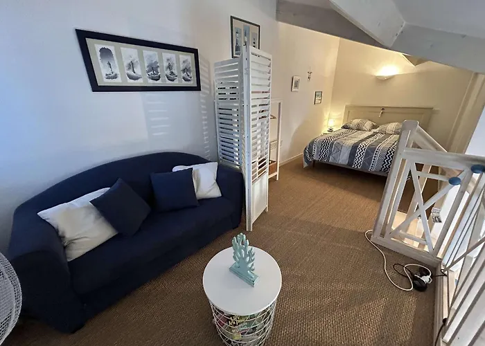 Hébergement de vacances Petite Maison Proche De L'océan Avec Piscine Chauffée, Jardin Privé Et Parking - St Hilaire De Riez - Fr-1-224c-292 Saint-Hilaire-de-Riez