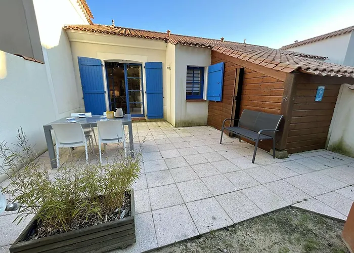 Petite Maison Proche De L'océan Avec Piscine Chauffée, Jardin Privé Et Parking - St Hilaire De Riez - Fr-1-224c-292 * Saint-Hilaire-de-Riez