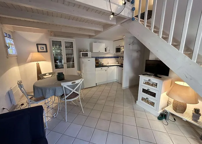 Petite Maison Proche De L'océan Avec Piscine Chauffée, Jardin Privé Et Parking - St Hilaire De Riez - Fr-1-224c-292 Hébergement de vacances *