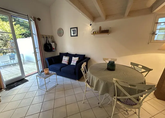 Petite Maison Proche De L'océan Avec Piscine Chauffée, Jardin Privé Et Parking - St Hilaire De Riez - Fr-1-224c-292 * Saint-Hilaire-de-Riez