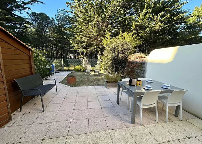 Hébergement de vacances Petite Maison Proche De L'océan Avec Piscine Chauffée, Jardin Privé Et Parking - St Hilaire De Riez - Fr-1-224c-292 Saint-Hilaire-de-Riez