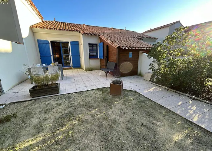 Petite Maison Proche De L'océan Avec Piscine Chauffée, Jardin Privé Et Parking - St Hilaire De Riez - Fr-1-224c-292 * Saint-Hilaire-de-Riez