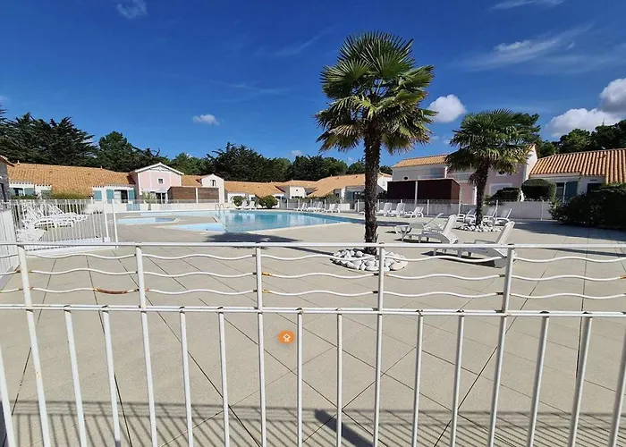 Hébergement de vacances Petite Maison Proche De L'océan Avec Piscine Chauffée, Jardin Privé Et Parking - St Hilaire De Riez - Fr-1-224c-292